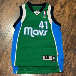Dirk Nowitzki Dallas Mavericks Basketball Jersey
